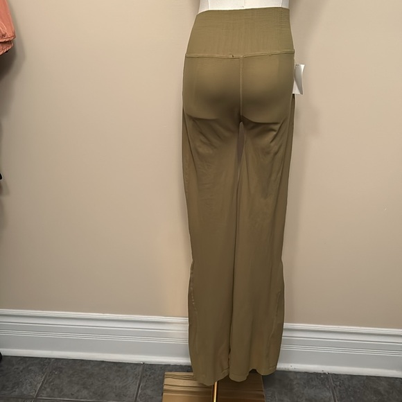 FP MOVEMENT x FREE PEOPLE sage green activewear pants size medium/large - Picture 5 of 8